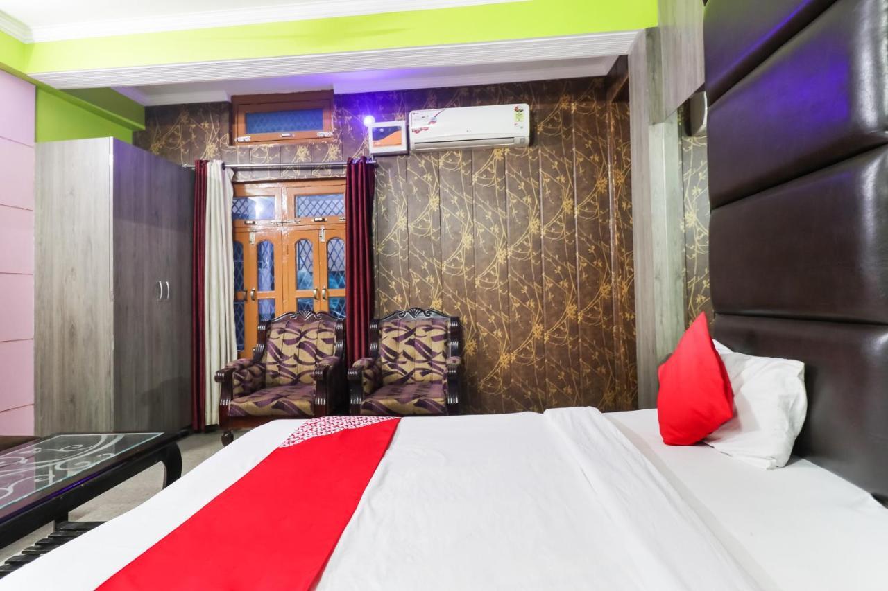 Oyo 6908 Hotel Royal City Āzamgarh Pokój zdjęcie