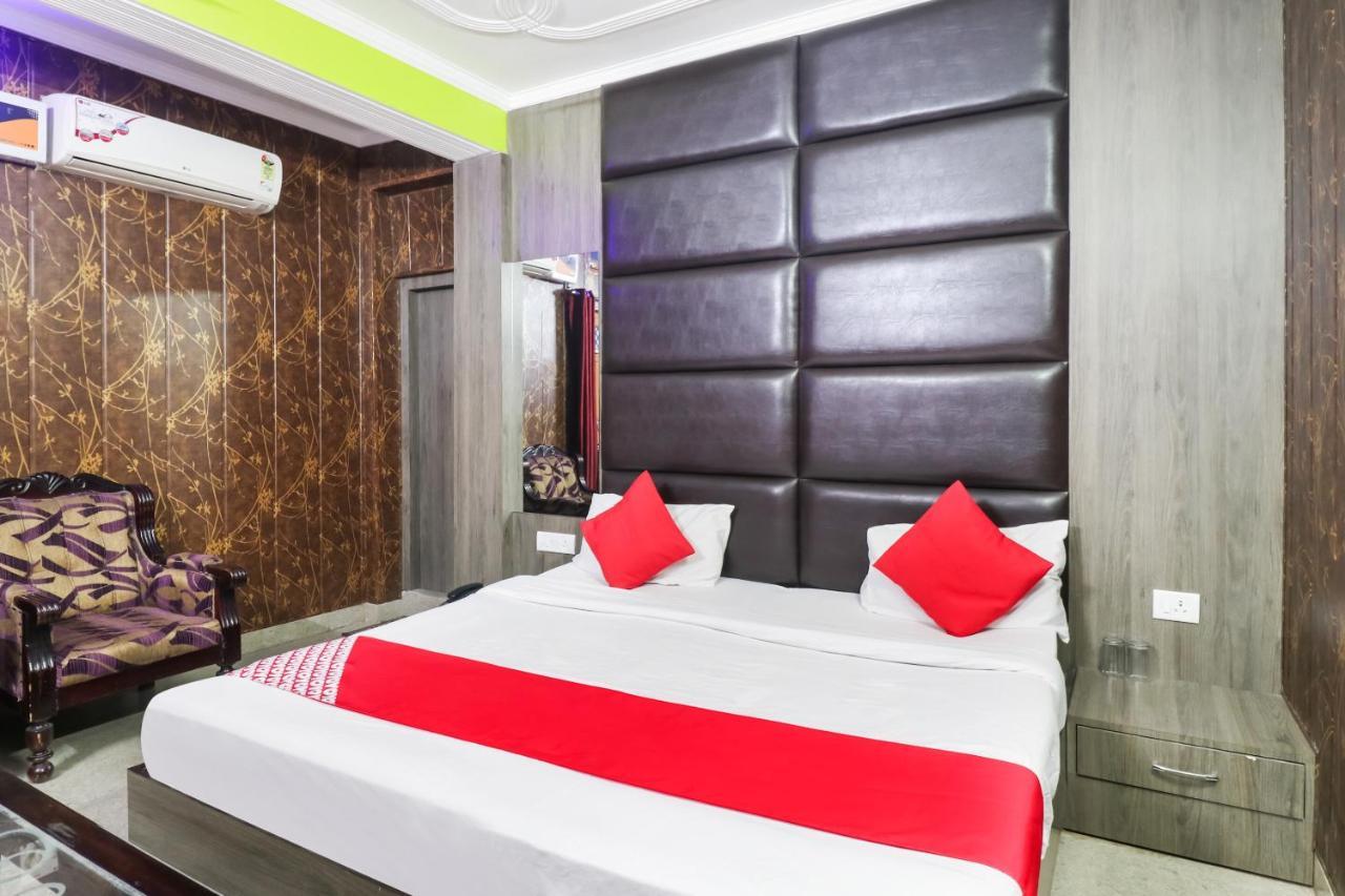 Oyo 6908 Hotel Royal City Āzamgarh Pokój zdjęcie